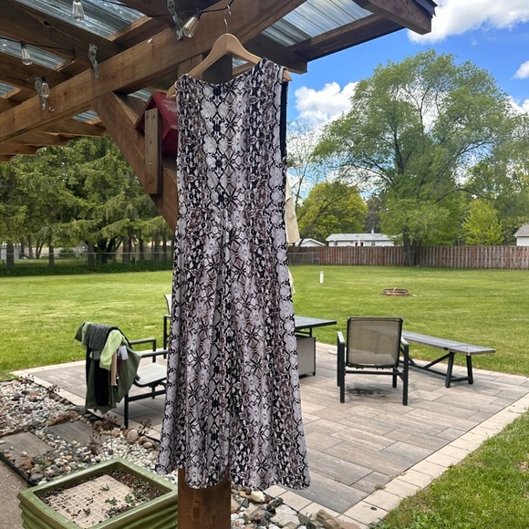 Nicole Miller Animal Print V-Neck Romper/Jumpsuit Women’s 10 - Picture 2 of 14